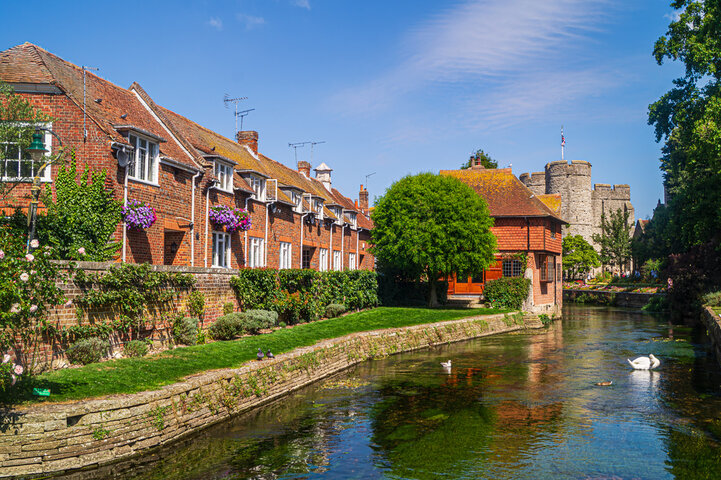 canterbury river and houses in local area
